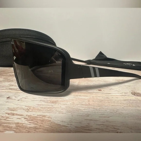 Blenders Polarized Black Sunglasses - Picture 6 of 12